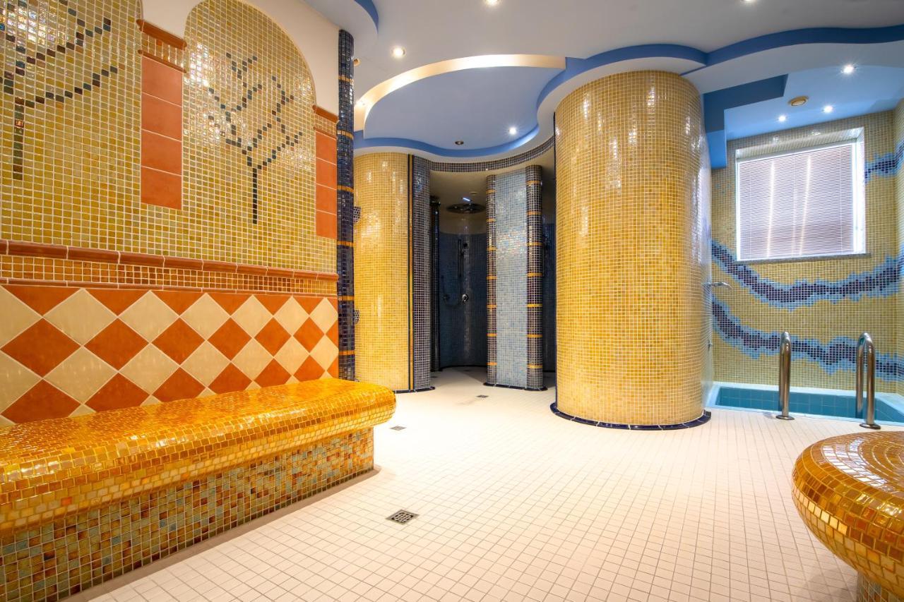 Spa & Wellness Hotel Orchidea Velky Meder Exterior photo